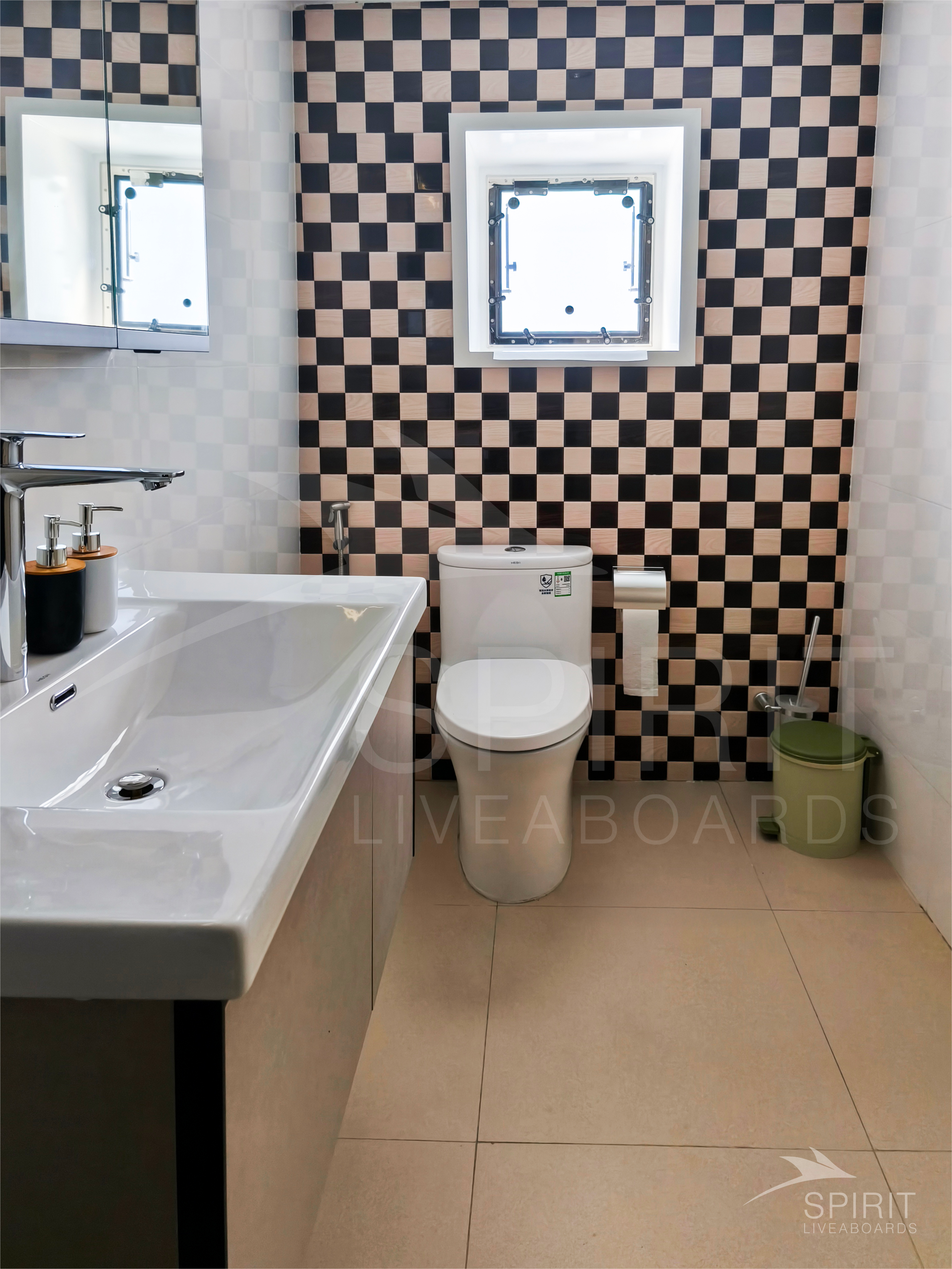 Bathroom Lower Deck Cabins