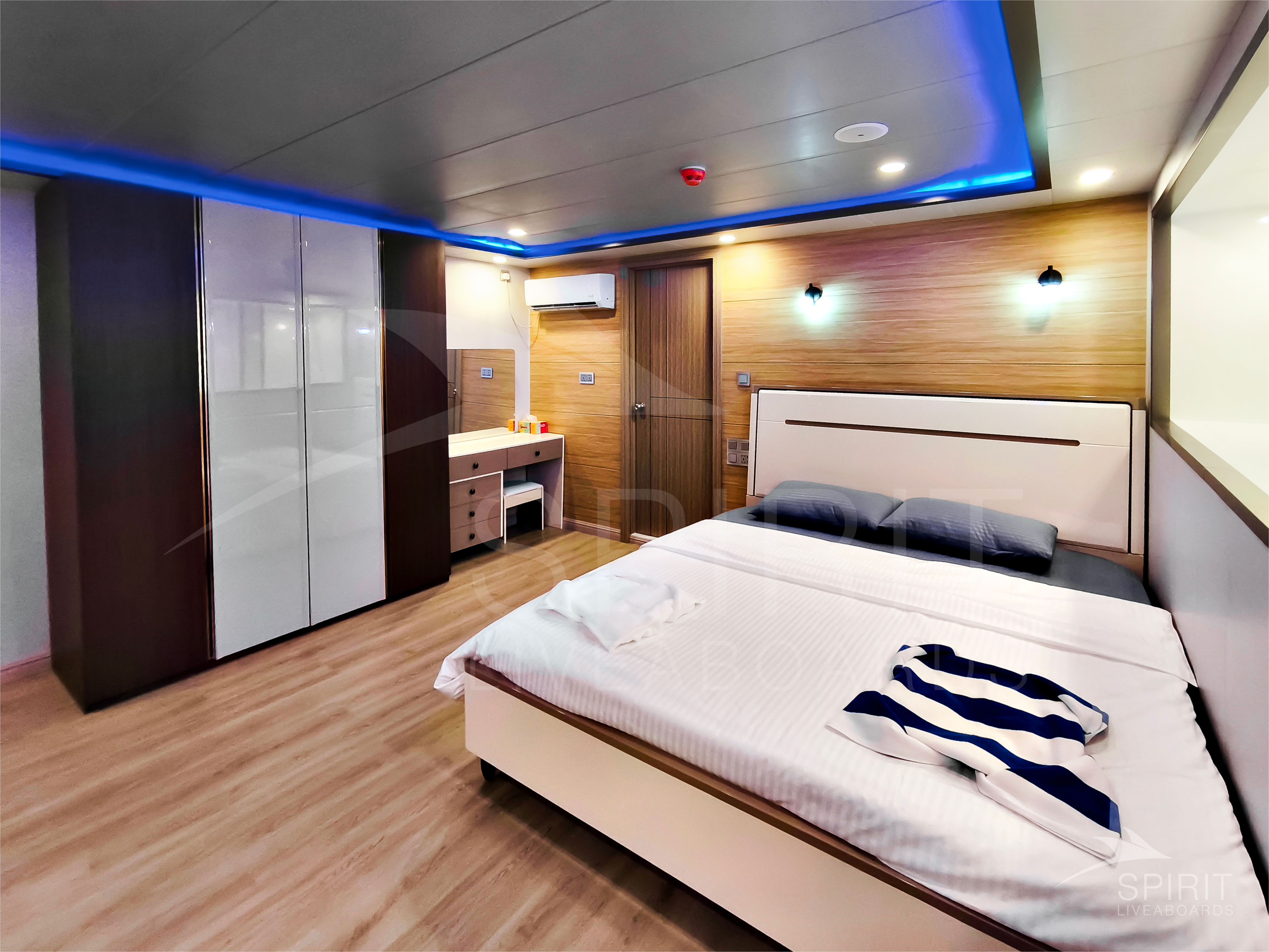 Cabin 8 & 9 Suite Main Deck Bis