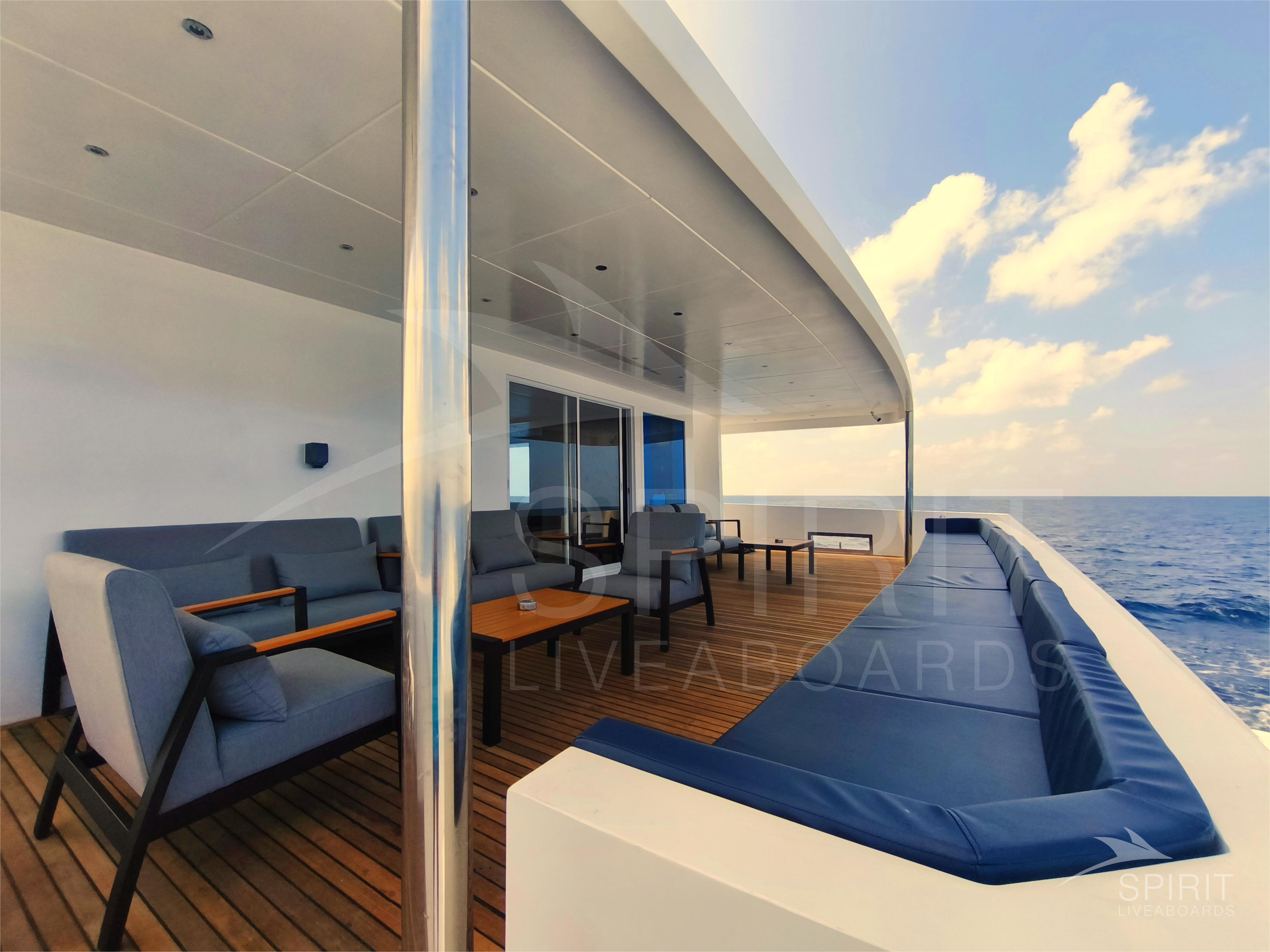 OPen Area Main Deck Bis